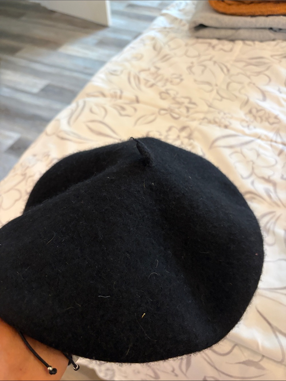 Classic Black Wool Beret - Picture 3 of 3
